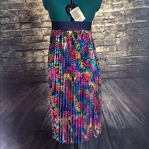 Beautiful Lularoe elegant rainbow color Jill